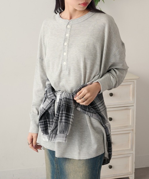 HANES(ヘインズ)の「【Hanes】ヘンリーネックオーバークルーネック HW4-C104(Tシャツ/カットソー・レディース・グレー/オフホワイト/ダークネイビー/レッド・FREE)」の19枚目の写真