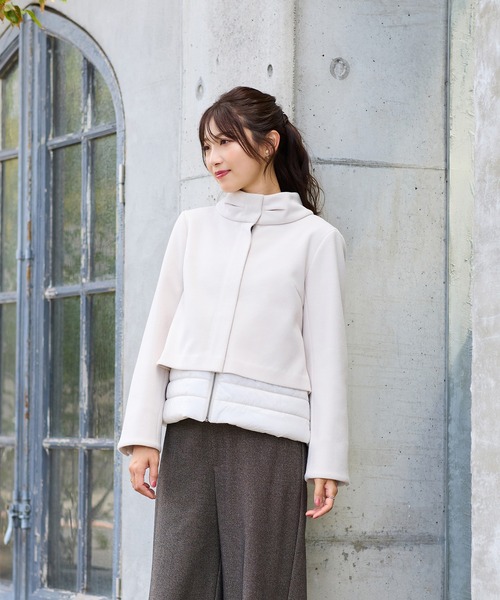 Rose Tiara（ローズティアラ）の「リボンカラードッキングショートコート（その他アウター・レディース・ベージュ/ブラック・46/42/38）」の2枚目の写真