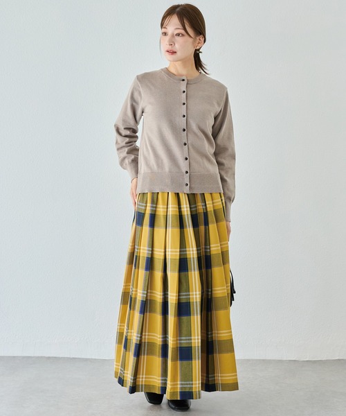 LAVEANGE（ラビアンジェ）の「【洗える】ボタン配色ニットカーデ（カーディガン/ボレロ・レディース・レッド/ブラック/グレイッシュベージュ・F/3L/4L）」の19枚目の写真