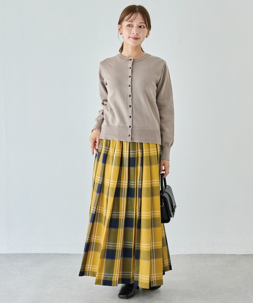 LAVEANGE（ラビアンジェ）の「【洗える】ボタン配色ニットカーデ（カーディガン/ボレロ・レディース・レッド/ブラック/グレイッシュベージュ・F/3L/4L）」の21枚目の写真