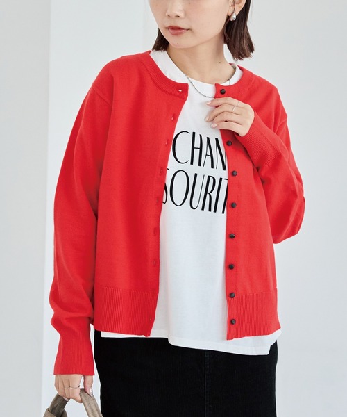 LAVEANGE（ラビアンジェ）の「【洗える】ボタン配色ニットカーデ（カーディガン/ボレロ・レディース・レッド/ブラック/グレイッシュベージュ・F/3L/4L）」の5枚目の写真