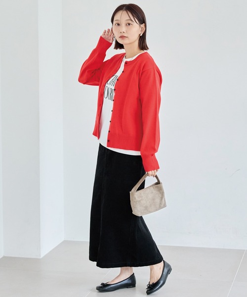 LAVEANGE（ラビアンジェ）の「【洗える】ボタン配色ニットカーデ（カーディガン/ボレロ・レディース・レッド/ブラック/グレイッシュベージュ・F/3L/4L）」の12枚目の写真