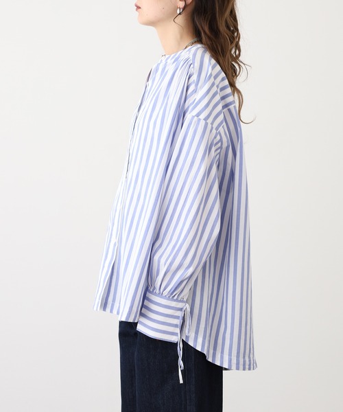 OMNES(オムネス)の「製品洗いコットンブロード袖口リボンオーバーシャツ(シャツ/ブラウス・レディース・ホワイト/ブルー系その他/ライトグレー・FREE)」の13枚目の写真