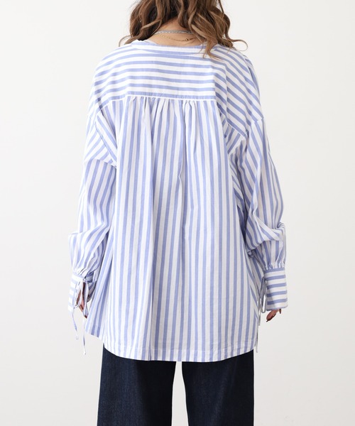 OMNES(オムネス)の「製品洗いコットンブロード袖口リボンオーバーシャツ(シャツ/ブラウス・レディース・ホワイト/ブルー系その他/ライトグレー・FREE)」の14枚目の写真