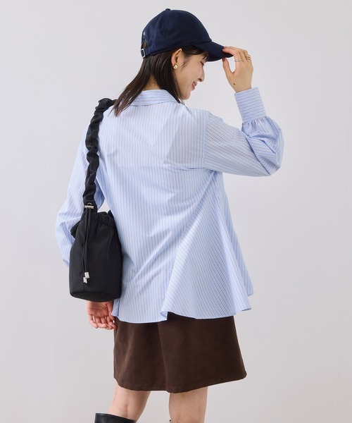 VIS(ビス)の「ヘムデザインフレアシャツ/イージーケア(シャツ/ブラウス・レディース・ネイビー/ホワイト系その他/サックスブルー・FREE)」の21枚目の写真