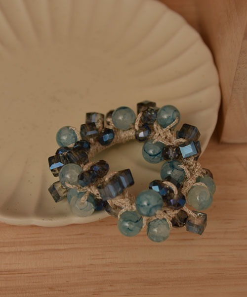 VIBGYOR Women（ヴィブジョー　ウィメン）の「【resonance】クリスタルビーズ キラキラ ヘアゴム（ヘアゴム・レディース・ピンク系/パープル系/ブルー系/グリーン系/ブラック系・FREE）」の3枚目の写真