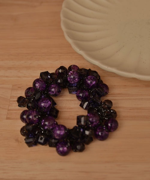 VIBGYOR Women（ヴィブジョー　ウィメン）の「【resonance】クリスタルビーズ キラキラ ヘアゴム（ヘアゴム・レディース・ピンク系/パープル系/ブルー系/グリーン系/ブラック系・FREE）」の4枚目の写真