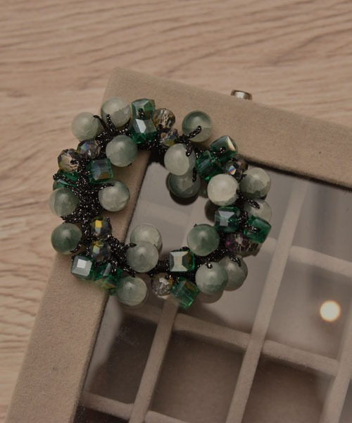 VIBGYOR Women（ヴィブジョー　ウィメン）の「【resonance】クリスタルビーズ キラキラ ヘアゴム（ヘアゴム・レディース・ピンク系/パープル系/ブルー系/グリーン系/ブラック系・FREE）」の9枚目の写真