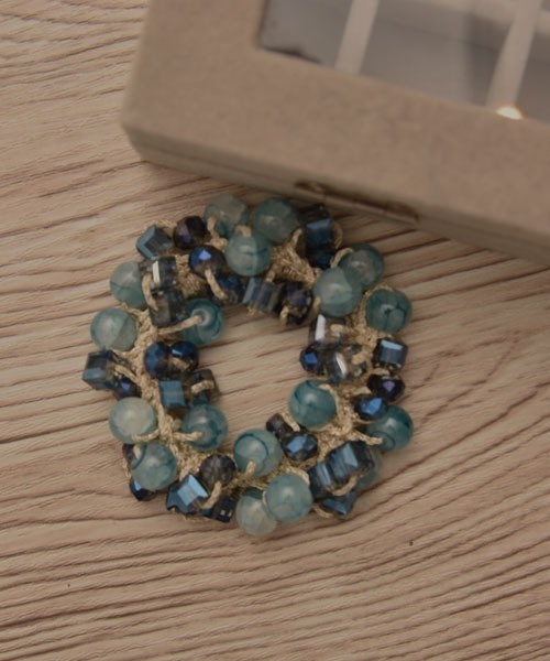 VIBGYOR Women（ヴィブジョー　ウィメン）の「【resonance】クリスタルビーズ キラキラ ヘアゴム（ヘアゴム・レディース・ピンク系/パープル系/ブルー系/グリーン系/ブラック系・FREE）」の10枚目の写真