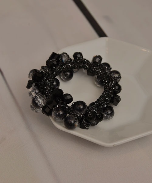 VIBGYOR Women（ヴィブジョー　ウィメン）の「【resonance】クリスタルビーズ キラキラ ヘアゴム（ヘアゴム・レディース・ピンク系/パープル系/ブルー系/グリーン系/ブラック系・FREE）」の7枚目の写真