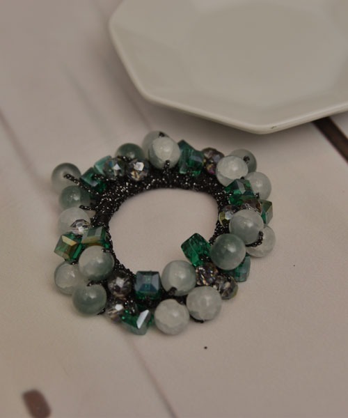 VIBGYOR Women（ヴィブジョー　ウィメン）の「【resonance】クリスタルビーズ キラキラ ヘアゴム（ヘアゴム・レディース・ピンク系/パープル系/ブルー系/グリーン系/ブラック系・FREE）」の8枚目の写真