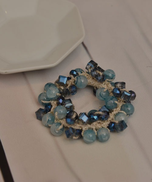 VIBGYOR Women（ヴィブジョー　ウィメン）の「【resonance】クリスタルビーズ キラキラ ヘアゴム（ヘアゴム・レディース・ピンク系/パープル系/ブルー系/グリーン系/ブラック系・FREE）」の11枚目の写真