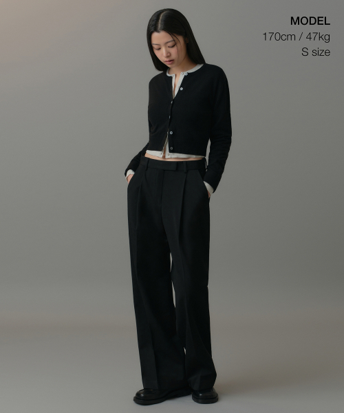 MUSINSA STANDARD WOMAN（ムシンサスタンダードウーマン）の「ウィメンズラムウールラウンドネッククロップカーディガン[ブラック]（カーディガン/ボレロ・レディース・その他・SMALL/MEDIUM/LARGE/X-SMALL）」の2枚目の写真