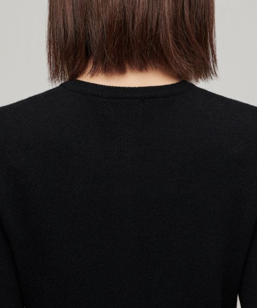 MUSINSA STANDARD WOMAN（ムシンサスタンダードウーマン）の「ウィメンズラムウールラウンドネッククロップカーディガン[ブラック]（カーディガン/ボレロ・レディース・その他・SMALL/MEDIUM/LARGE/X-SMALL）」の9枚目の写真