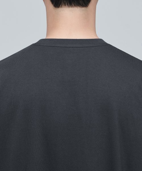 MUSINSA STANDARD（ムシンサスタンダード）の「エクストラオーバーサイズクルーネックTシャツ[ダークグレー]（Tシャツ/カットソー・メンズ・その他・MEDIUM/LARGE/X-LARGE/XX-LARGE/XXX-LARGE/SMALL）」の5枚目の写真