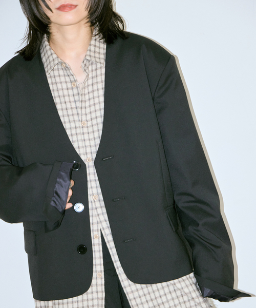 CITYSHOP(シティーショップ)の「SHORT NO COLLAR ジャケット(その他アウター・レディース・ブラック/グレー・38/36)」の1枚目の写真