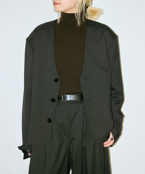 CITYSHOP(シティーショップ)の「SHORT NO COLLAR ジャケット(その他アウター・レディース・ブラック/グレー・38/36)」の3枚目の写真