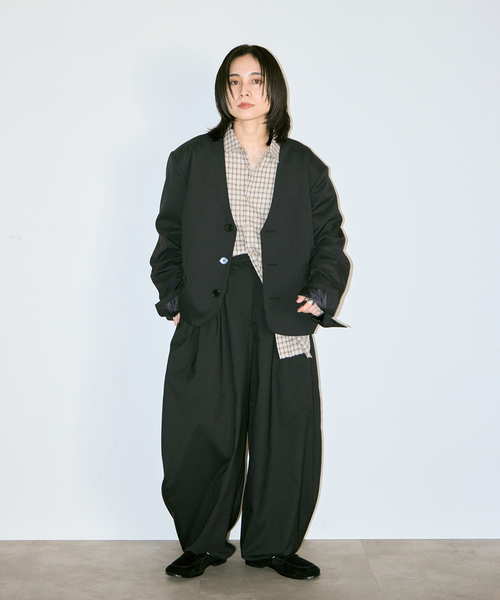 CITYSHOP(シティーショップ)の「SHORT NO COLLAR ジャケット(その他アウター・レディース・ブラック/グレー・38/36)」の5枚目の写真