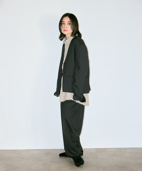 CITYSHOP(シティーショップ)の「SHORT NO COLLAR ジャケット(その他アウター・レディース・ブラック/グレー・38/36)」の6枚目の写真