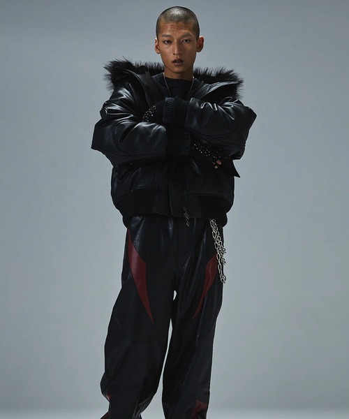 SUPPLIER(サプライヤー)の「SUPPLIER/サプライヤー FAUX FUR HOODED BOMBER JACKET ブランドロゴ ダブルジップ N2Bジャケット(ブルゾン・メンズ・ブラック/ブラウン・S/M/L)」の7枚目の写真