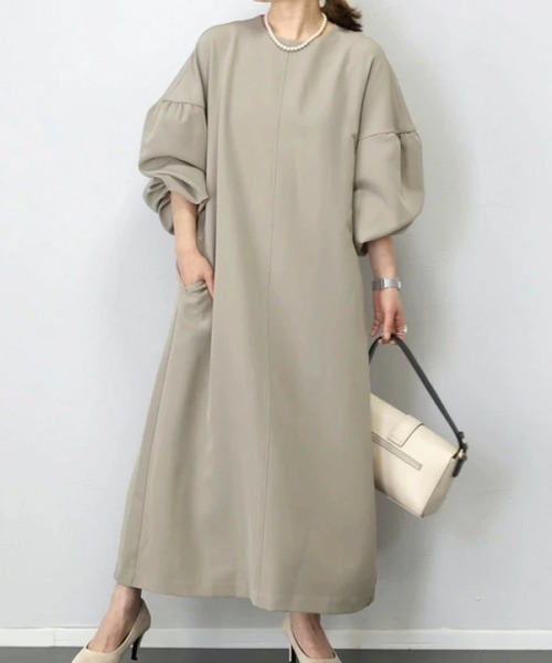 SallyLunn(サリーラン)の「ボリュームスリーブロングワンピース(ワンピース・レディース・ネイビー/ベージュ/ブラック・MEDIUM/LARGE)」の2枚目の写真