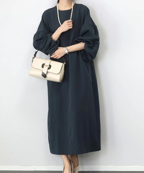 SallyLunn(サリーラン)の「ボリュームスリーブロングワンピース(ワンピース・レディース・ネイビー/ベージュ/ブラック・MEDIUM/LARGE)」の3枚目の写真