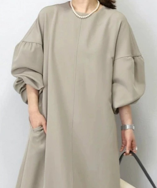 SallyLunn(サリーラン)の「ボリュームスリーブロングワンピース(ワンピース・レディース・ネイビー/ベージュ/ブラック・MEDIUM/LARGE)」の4枚目の写真