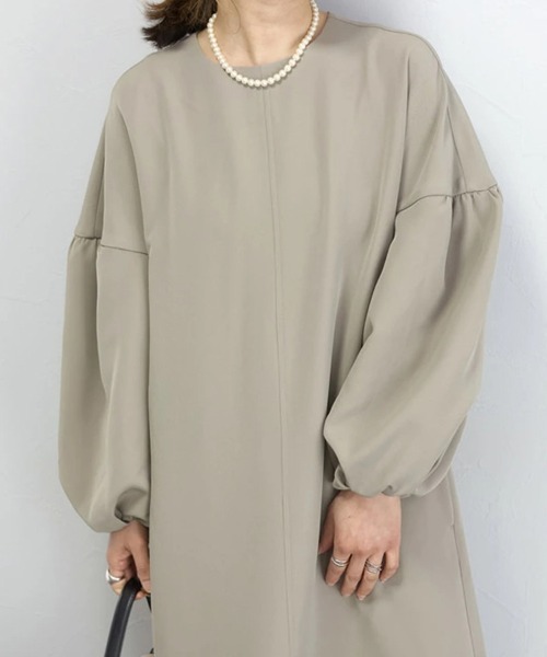 SallyLunn(サリーラン)の「ボリュームスリーブロングワンピース(ワンピース・レディース・ネイビー/ベージュ/ブラック・MEDIUM/LARGE)」の6枚目の写真