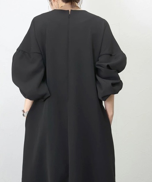 SallyLunn(サリーラン)の「ボリュームスリーブロングワンピース(ワンピース・レディース・ネイビー/ベージュ/ブラック・MEDIUM/LARGE)」の10枚目の写真