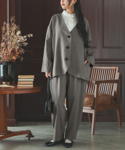 ノーカラーラウンドヘムジャケット×コクーンパンツセットアップ