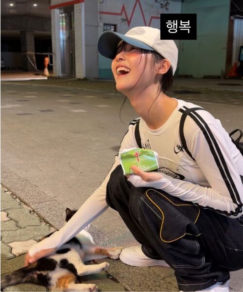 DXOH（ディソエイチ）の「シーズンロゴユニフォームセミウォーマークロップTシャツ[ホワイト]（Tシャツ/カットソー・レディース・その他・FREE）」の4枚目の写真