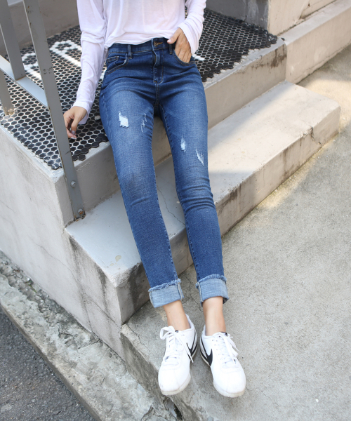 BBAEBBAE（ペッペ）の「スパンロールアップスキニージーンズ（デニムパンツ・レディース・ブルー・SMALL/MEDIUM/LARGE/X-LARGE/XX-LARGE）」の5枚目の写真