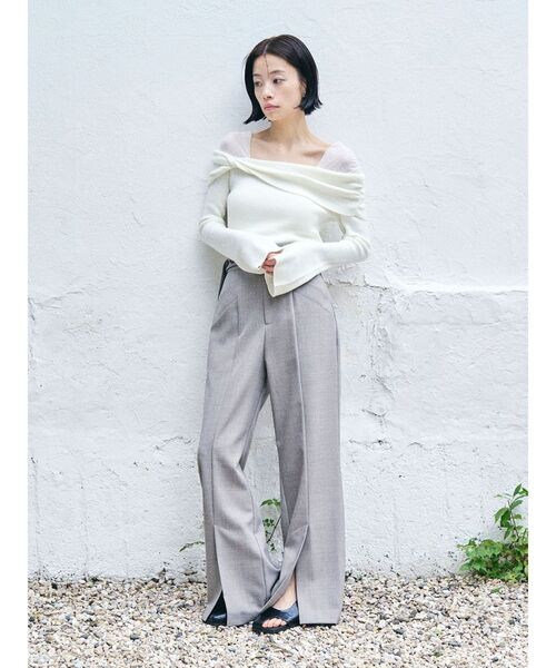 LAGUNAMOON（ラグナムーン）の「センタースリットフレアパンツ（その他パンツ・レディース・グレー/ベージュ・SMALL/MEDIUM）」の4枚目の写真