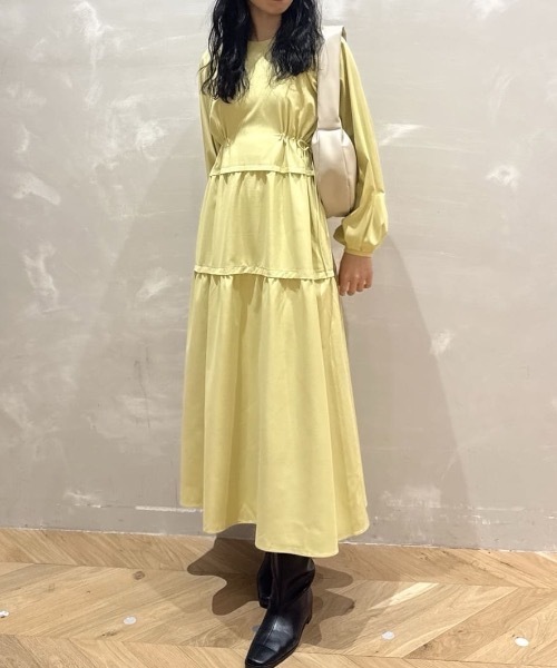STYLEMIXER(スタイルミキサー)の「ウエストドロストティアードワンピース(ワンピース・レディース・ライトベージュ/イエロー/ネイビー・SMALL/MEDIUM)」の3枚目の写真
