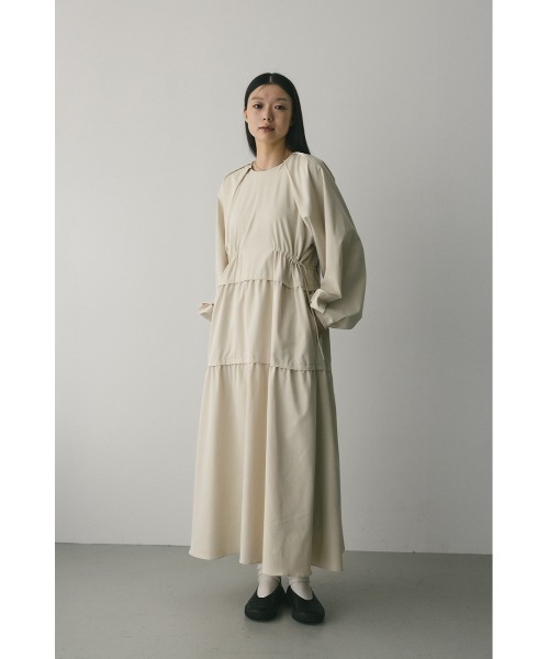 STYLEMIXER(スタイルミキサー)の「ウエストドロストティアードワンピース(ワンピース・レディース・ライトベージュ/イエロー/ネイビー・SMALL/MEDIUM)」の4枚目の写真