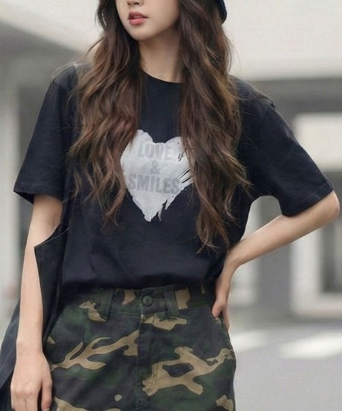September SEOUL(セプテンバーソウル)の「LOVE & SMILE グラフィックTシャツ(Tシャツ/カットソー・レディース・ホワイト/ブラック・FREE)」の2枚目の写真