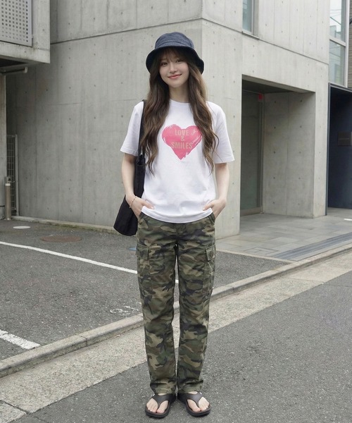 September SEOUL(セプテンバーソウル)の「LOVE & SMILE グラフィックTシャツ(Tシャツ/カットソー・レディース・ホワイト/ブラック・FREE)」の7枚目の写真