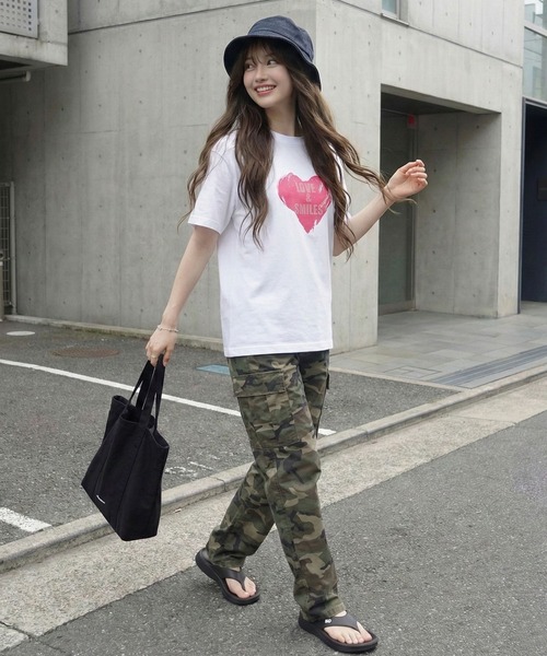 September SEOUL(セプテンバーソウル)の「LOVE & SMILE グラフィックTシャツ(Tシャツ/カットソー・レディース・ホワイト/ブラック・FREE)」の9枚目の写真