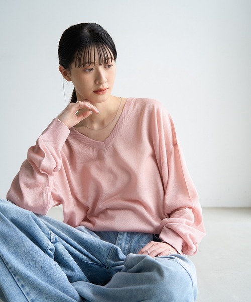 meilmada(メイルマダ)の「Vネックシアールーズニット(ニット/セーター・レディース・ライトベージュ/チャコールグレー/ピンク・FREE)」の12枚目の写真