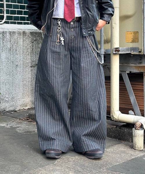 MandO(Auntie Rosa)(エムオー)の「2タックストライプデニムバギーパンツ/ワイドカーブパンツ(デニムパンツ・メンズ・インディゴブルー/ブラック・SMALL/MEDIUM/LARGE)」の9枚目の写真