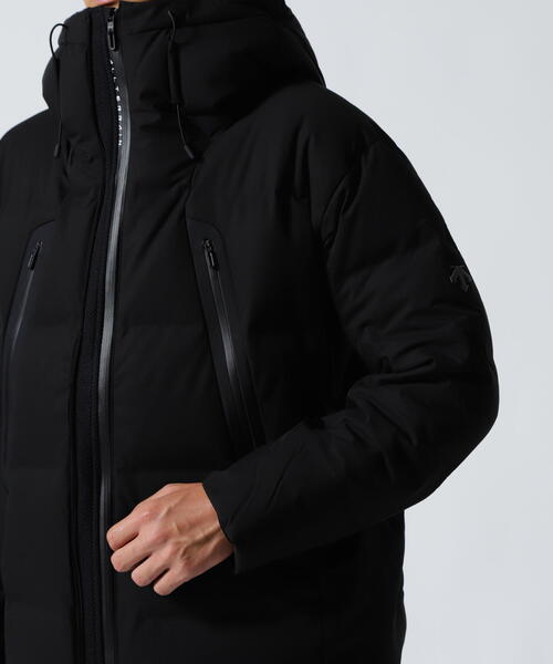 DESCENTE ALLTERRAIN（デサント　オルテライン）の「DESCENTE ALLTERRAIN/デサント オルテライン　OVERSIZED MOUNTAINEER  水沢ダウン オーバーサイズマウンテニア（ダウンジャケット/コート・メンズ・ブラック・X-LARGE/LARGE/MEDIUM/SMALL）」の6枚目の写真
