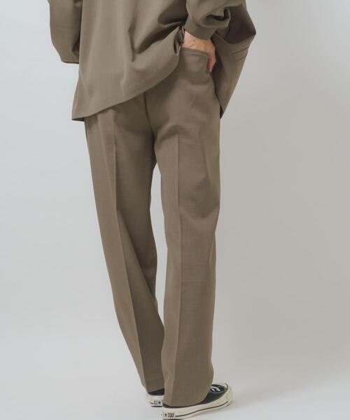 ITEMS URBANRESEARCH(アイテムズ アーバンリサーチ)の「『イージーケア/吸水速乾/接触冷感』高機能ドライタッチイージートラウザー(楽着シリーズ)(その他パンツ・メンズ・グレー/ベージュ/スミクロ/カーキ・LARGE/MEDIUM)」の16枚目の写真