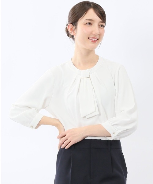 m.f.editorial(エムエフエディトリアル)の「【ストレッチ】m.f.エディトリアル レディース 金具付き ボウタイ風 7分袖 プルオーバー ブラウス(シャツ/ブラウス・レディース・ピンク系その他/ネイビー/ホワイト・MEDIUM/LARGE)」の2枚目の写真