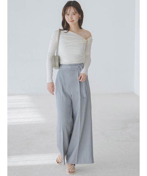 SNIDEL（スナイデル）の「スタイルアップベルティッドワイドパンツ（その他パンツ・レディース・オフホワイト/グレー/ブルー・1/0）」の7枚目の写真