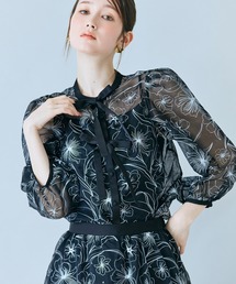 シアー」に該当するトップス（ブラック/黒色系・花柄・ボタニカル柄