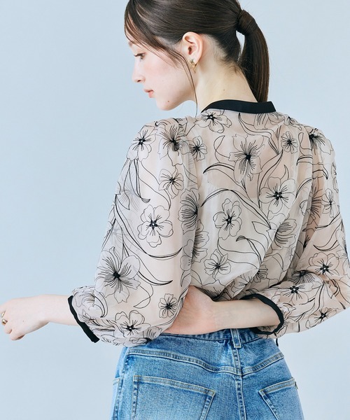 Audie a Muses(オーディアミューズ)の「シアー刺繍バイカラーダブルリボンブラウス(シャツ/ブラウス・レディース・ブラック/ベージュ・38/40/42)」の6枚目の写真