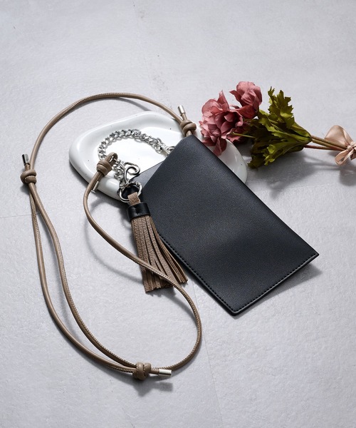 MAISON BREEZE(メゾンブリーズ)の「【MAISON BREEZE】2way マルチ スマホ ショルダー SNBD(ショルダーバッグ・レディース・カーキ/ブラック/シルバー/モカ・FREE)」の1枚目の写真
