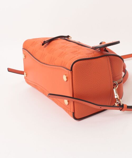 MICHAEL KORS(マイケルコース)の「JET SET TRAVEL ロゴエンボス レザー ダッフル クロスボディ エクストラスモール(ショルダーバッグ・レディース・オレンジ系・FREE)」の6枚目の写真
