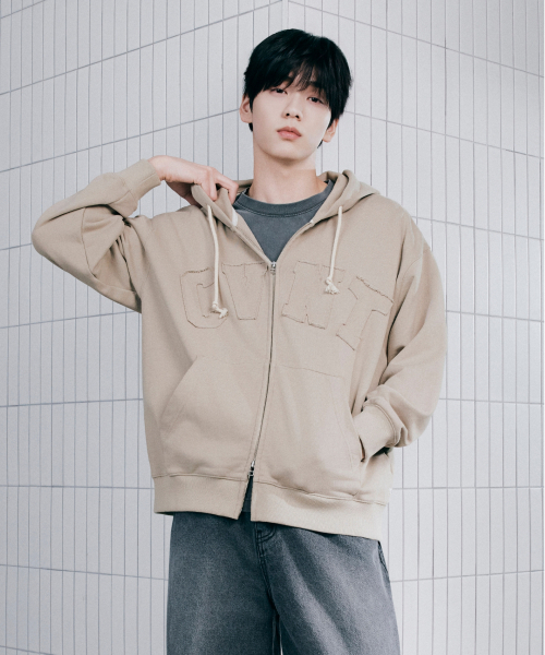 CVNT Vintage — винтажный Vintaged‑hood zip‑upライトカーカー (SOOBIN着用)