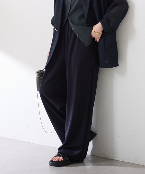 COLLAGE GALLARDAGALANTE（コラージュガリャルダガランテ）の「イージースラックス（スラックス・レディース・グレイッシュベージュ/ネイビー・FREE）」の2枚目の写真